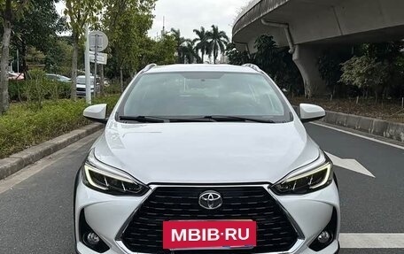 Toyota Yaris XP150 рестайлинг, 2021 год, 1 190 000 рублей, 2 фотография