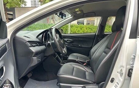 Toyota Yaris XP150 рестайлинг, 2021 год, 1 190 000 рублей, 14 фотография