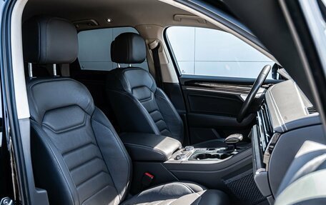 Volkswagen Touareg III, 2018 год, 4 800 000 рублей, 18 фотография