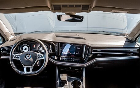 Volkswagen Touareg III, 2018 год, 4 800 000 рублей, 11 фотография