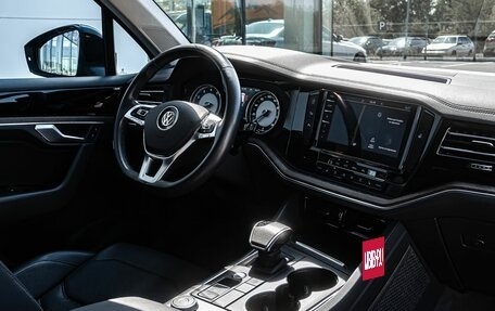 Volkswagen Touareg III, 2018 год, 4 800 000 рублей, 21 фотография