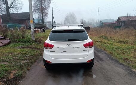 Hyundai ix35 I рестайлинг, 2011 год, 980 000 рублей, 4 фотография
