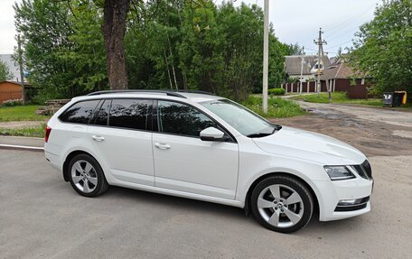 Skoda Octavia, 2019 год, 1 990 000 рублей, 2 фотография
