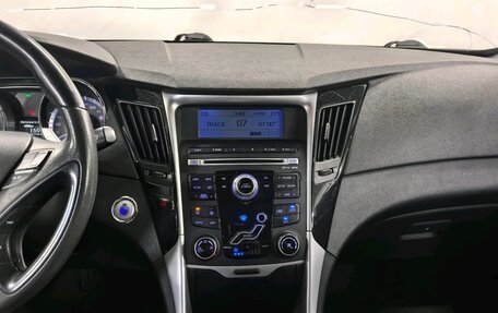 Hyundai Sonata VI, 2010 год, 890 000 рублей, 13 фотография