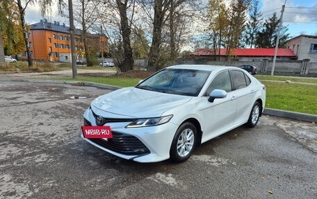 Toyota Camry, 2019 год, 2 830 000 рублей, 3 фотография
