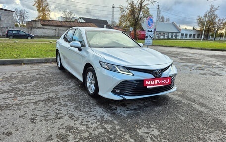 Toyota Camry, 2019 год, 2 830 000 рублей, 8 фотография