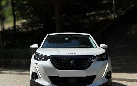 Peugeot 2008 II, 2022 год, 2 180 000 рублей, 2 фотография