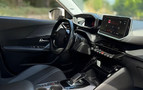 Peugeot 2008 II, 2022 год, 2 180 000 рублей, 7 фотография