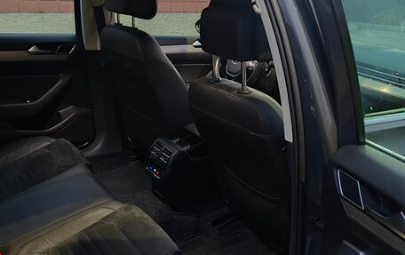 Volkswagen Passat B8 рестайлинг, 2016 год, 1 690 000 рублей, 13 фотография