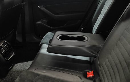 Volkswagen Passat B8 рестайлинг, 2016 год, 1 690 000 рублей, 23 фотография