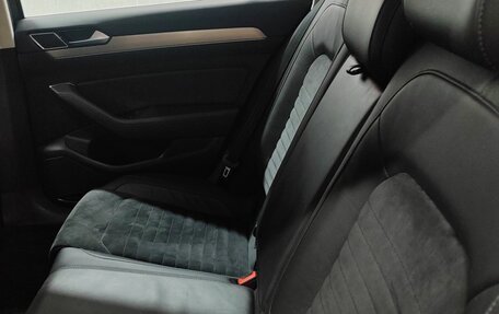 Volkswagen Passat B8 рестайлинг, 2016 год, 1 690 000 рублей, 24 фотография