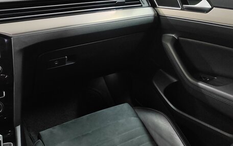 Volkswagen Passat B8 рестайлинг, 2016 год, 1 690 000 рублей, 22 фотография