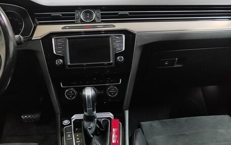 Volkswagen Passat B8 рестайлинг, 2016 год, 1 690 000 рублей, 25 фотография