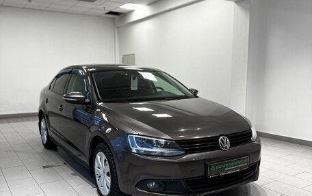 Volkswagen Jetta VI, 2011 год, 844 000 рублей, 3 фотография