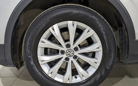 Volkswagen Tiguan II, 2020 год, 2 520 000 рублей, 12 фотография