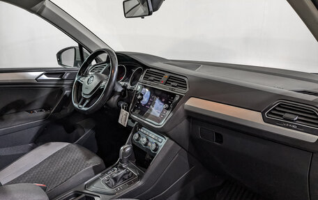 Volkswagen Tiguan II, 2020 год, 2 520 000 рублей, 13 фотография