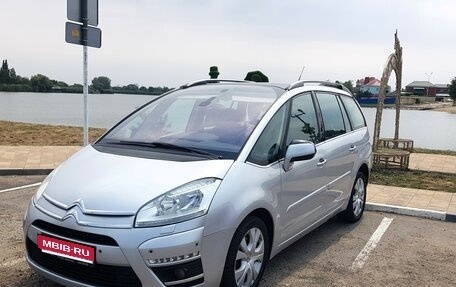 Citroen C4 Picasso II рестайлинг, 2012 год, 850 000 рублей, 1 фотография