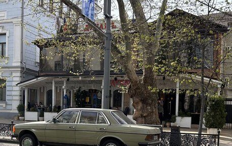 Mercedes-Benz W123, 1983 год, 630 000 рублей, 4 фотография