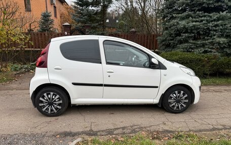 Peugeot 107 I рестайлинг, 2012 год, 560 000 рублей, 13 фотография