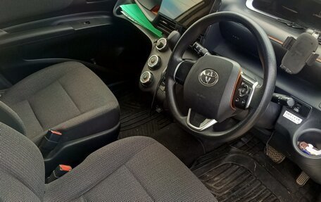 Toyota Sienta II, 2019 год, 1 300 000 рублей, 8 фотография