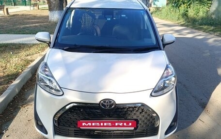 Toyota Sienta II, 2019 год, 1 300 000 рублей, 7 фотография