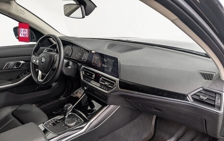 BMW 3 серия, 2021 год, 3 825 000 рублей, 13 фотография