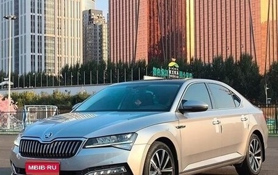 Skoda Superb III рестайлинг, 2022 год, 1 600 000 рублей, 1 фотография