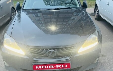 Lexus IS II рестайлинг 2, 2008 год, 900 000 рублей, 1 фотография