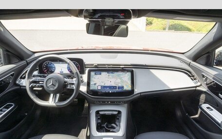 Mercedes-Benz E-Класс, 2024 год, 6 450 000 рублей, 7 фотография