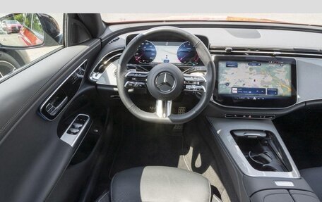 Mercedes-Benz E-Класс, 2024 год, 6 450 000 рублей, 9 фотография