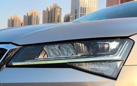 Skoda Superb III рестайлинг, 2022 год, 1 600 000 рублей, 9 фотография