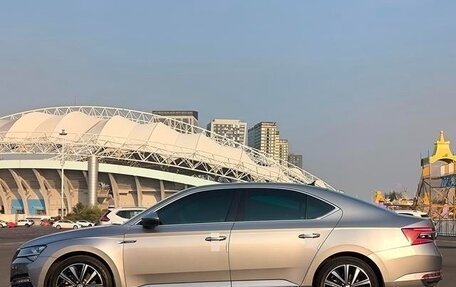 Skoda Superb III рестайлинг, 2022 год, 1 600 000 рублей, 6 фотография