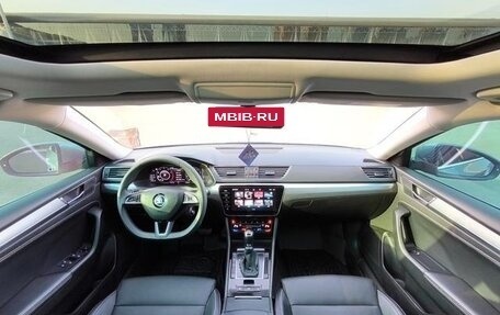 Skoda Superb III рестайлинг, 2022 год, 1 600 000 рублей, 20 фотография