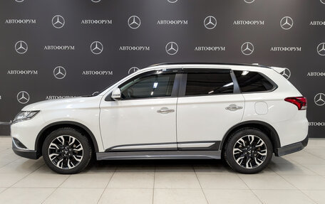 Mitsubishi Outlander III рестайлинг 3, 2021 год, 2 400 000 рублей, 8 фотография