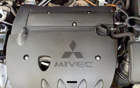 Mitsubishi Outlander III рестайлинг 3, 2021 год, 2 400 000 рублей, 9 фотография