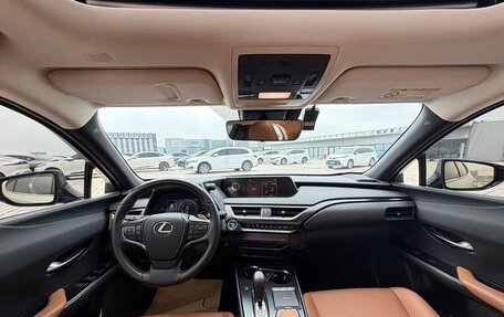 Lexus UX I, 2022 год, 2 390 005 рублей, 17 фотография