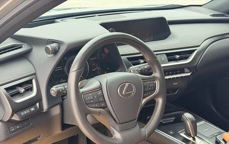 Lexus UX I, 2022 год, 2 390 005 рублей, 14 фотография