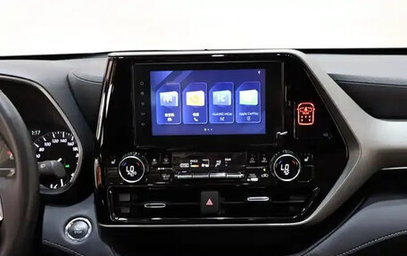 Toyota Highlander, 2022 год, 4 100 000 рублей, 14 фотография