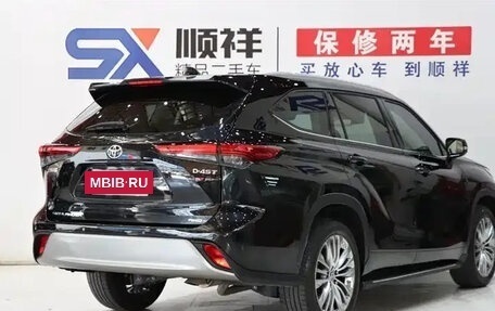 Toyota Highlander, 2022 год, 4 100 000 рублей, 5 фотография