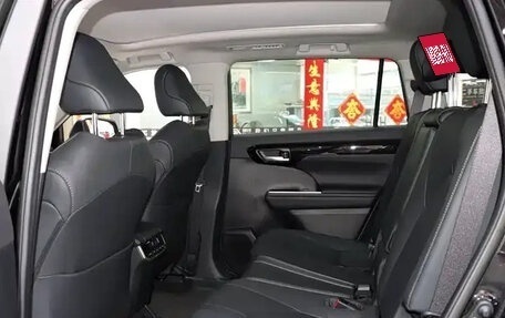 Toyota Highlander, 2022 год, 4 100 000 рублей, 10 фотография