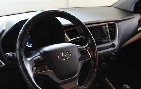 Hyundai Solaris II рестайлинг, 2017 год, 1 070 000 рублей, 5 фотография