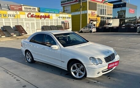 Mercedes-Benz C-Класс, 2004 год, 850 000 рублей, 1 фотография