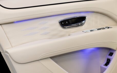 Bentley Bentayga I, 2025 год, 44 700 000 рублей, 18 фотография