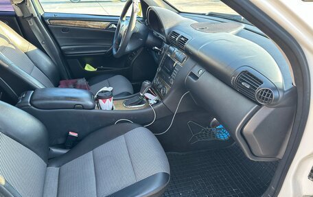 Mercedes-Benz C-Класс, 2004 год, 850 000 рублей, 5 фотография