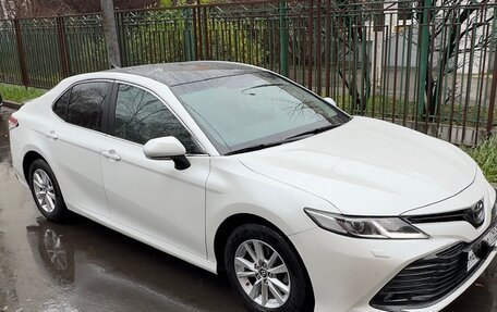 Toyota Camry, 2019 год, 2 800 000 рублей, 4 фотография