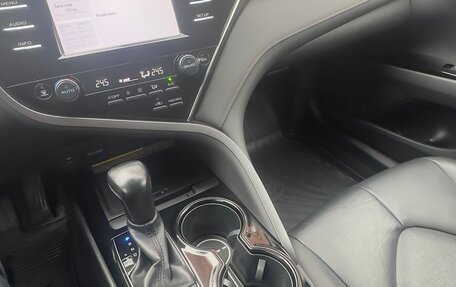 Toyota Camry, 2019 год, 2 800 000 рублей, 11 фотография