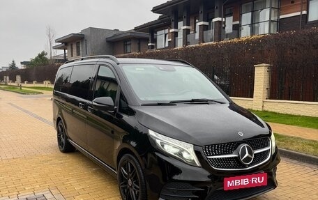 Mercedes-Benz V-Класс, 2021 год, 7 000 000 рублей, 2 фотография