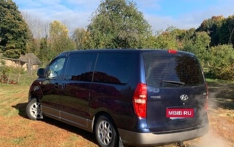 Hyundai H-1 II рестайлинг, 2011 год, 1 200 000 рублей, 11 фотография