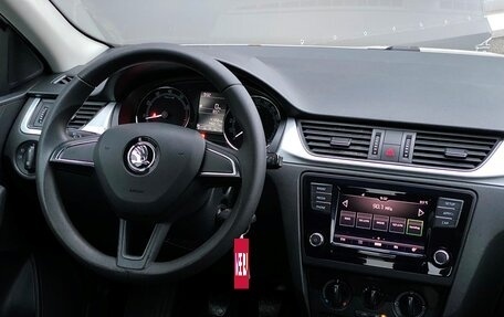 Skoda Rapid I, 2017 год, 952 800 рублей, 13 фотография