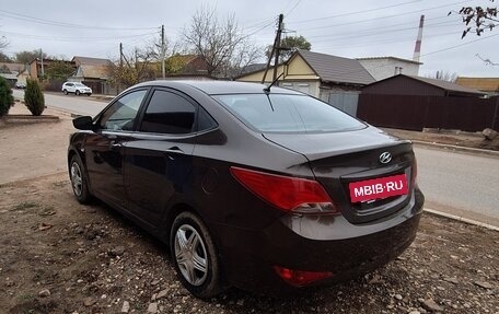 Hyundai Solaris II рестайлинг, 2016 год, 720 000 рублей, 2 фотография
